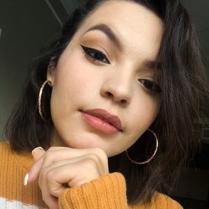 Meet your Posher, Corina